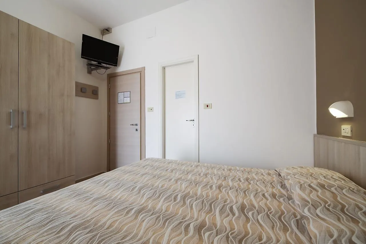 Hotel Susanna 里米尼 2*,  意大利